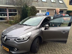 www.rijschooltom.nl De snelste weg naar een rijbewijs!!