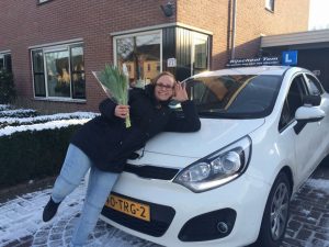 www.rijschooltom.nl De snelste weg naar een rijbewijs!!