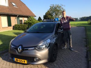 www.rijschooltom.nl De snelste weg naar een rijbewijs!!